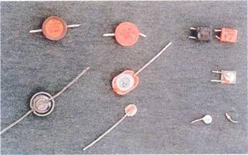 Раскрытые корпуса диода КД213